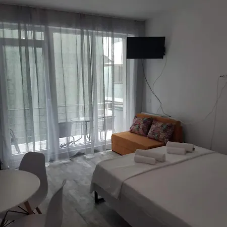 Tudor Mamaia Sat Apartman *