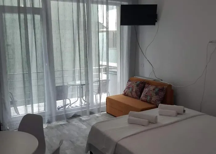 Tudor Mamaia Sat Apartman *